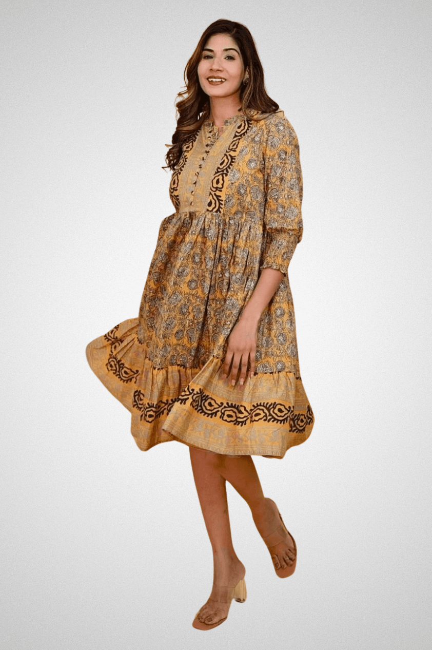 Tear Floral Dress With Front Placket and Bobbin
